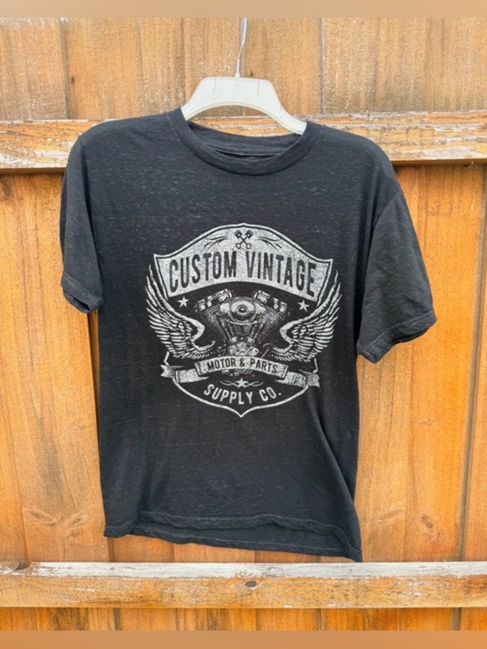 Rock & Republic Other - Rock & Republic Black Graphic Tee with White 'Custom Vintage' Emblem